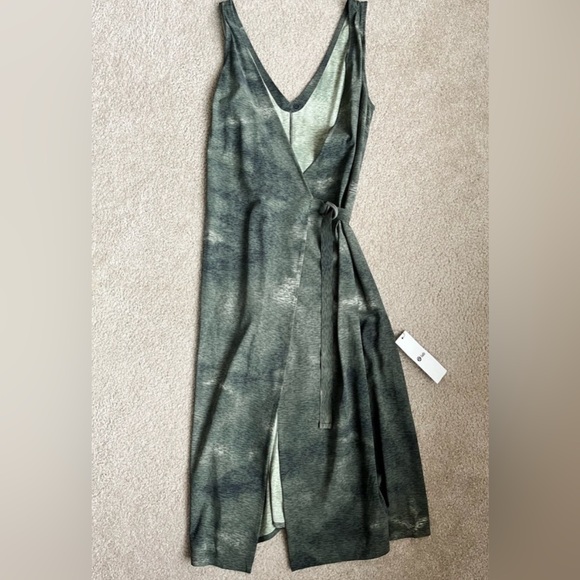 NWT 🔥Lululemon LAB Wrap it Up Dress Size 8 light sage - Picture 4 of 7